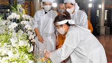 Lễ tang Phó Chủ tịch TP HCM Lê Hòa Bình: 'Hôm nay 1/4/2022 là sinh nhật của ba kính yêu… Nay con viết vài dòng trên quyển sổ tang'