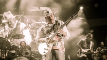 Carlos Santana - Phá vỡ mọi ranh giới rock