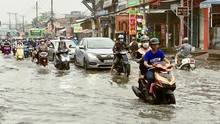Thành phố Hồ Chí Minh: Triều cường dâng cao, nhiều nơi ngập sâu