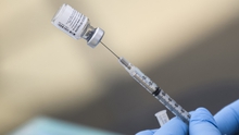 Châu Âu phê duyệt việc dùng liều vaccine thứ ba của Pfizer/BioNTech