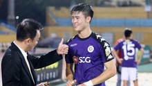 CLB Hà Nội quá mạnh so với V-League, Đặng Văn Lâm được khen hết lời