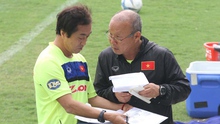 Hàng thủ tuyển Việt Nam và cơn 'đau đầu' của thầy Park