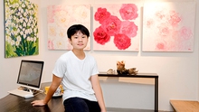 Tranh hoa của họa sĩ nhí Xèo Chu thu hút giới sưu tập