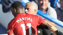 M.U hòa kịch tính với Chelsea: Mourinho luôn biết trở thành diễn viên chính