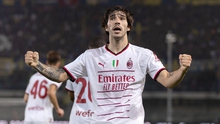 Milan thắng nhọc Verona: Gồng mình bám đuổi Napoli