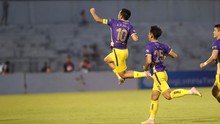 Vòng 11 V-League: 'Nóng' cả hai đầu bảng xếp hạng