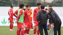 HLV Park Hang Seo rèn cho tân binh