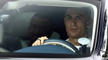 Ronaldo hỏi thăm cầu thủ M.U một chuyện trước khi đàm phán