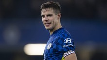 Chelsea nổi điên, Xavi ra quyết định với Azpilicueta