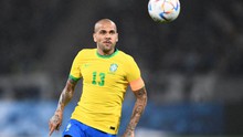 Dani Alves ra mắt bến đỗ mới