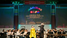 Xem Hoàng Yến - Hà Anh trình diễn 'Chiếc khăn Piêu' trong Lễ hội văn hóa thế giới TP.HCM – Gyeongju