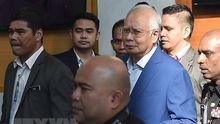 VIDEO: Cựu Thủ tướng Malaysia chính thực bị buộc tội lạm quyền và rửa tiền