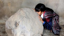 Quảng Ngãi phát hiện Tù Và bằng đá độc, lạ trên thảo nguyên Bùi Hui