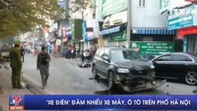 VIDEO: Ô tô mất lái đâm vào hàng loạt xe máy, một người đã tử vong