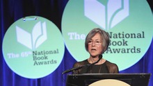 Giải Nobel Văn học 2020 tôn vinh nữ thi sĩ Mỹ Louise Gluck