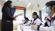 Học sinh lớp 9 thuộc 10 huyện ở Hà Nội trở lại trường học trực tiếp