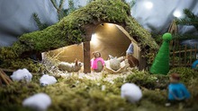 Rực rỡ 'Ngôi làng Giáng sinh' ở Slovenia