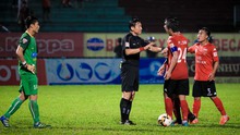 Làm mất uy tín V-League, trọng tài Trần Văn Lập bị treo còi vô thời hạn