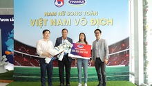 HLV Mai Đức Chung, Huỳnh Như và Chương Thị Kiều 'được mùa' nhận thưởng