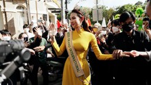 Thùy Tiên bật khóc trước giờ diễu hành mừng chiến thắng Miss Grand