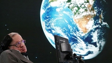 Stephen Hawking lại cảnh báo người ngoài hành tinh xâm lược Trái Đất