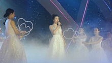 VIDEO Hoa hậu Đỗ Mỹ Linh hát 'Cảm ơn tình yêu' ngọt lịm 'đốn tim' khán giả Đà Nẵng