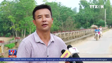 VIDEO: Mưa lũ cuốn trôi 2 cây cầu tại Phú Thọ