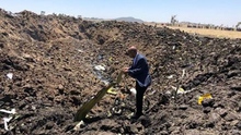 CẬP NHẬT Vụ rơi máy bay Ethiopia: Lo ngại độ an toàn của máy bay chủ chốt của Boeing