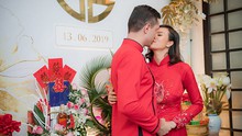 Vợ chồng siêu mẫu Phương Mai hôn nhau đắm đuối trong lễ ăn hỏi