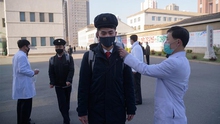 Dịch COVID-19: Triều Tiên thông báo ca nghi nhiễm virus SARS-CoV-2 đầu tiên