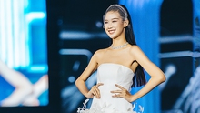 Người đẹp cao 1m85 Lê Nguyễn Bảo Ngọc gặp sự cố váy áo trong đêm diễn thời trang