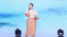 Ca sĩ Nguyễn Ngọc Anh biểu diễn tại Lễ trao Giải thưởng Báo chí Thông tấn xã Việt Nam 2021