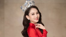 Hoa hậu Mai Phương bán đấu giá vương miện sau 1 tháng đăng quang
