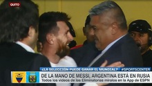 Chủ tịch LĐBĐ Argentina ôm Messi khóc nức nở sau trận gặp Ecuador