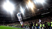 Ronaldo đã hồi sinh như thế nào sau khi bị Messi bỏ xa 11 bàn?