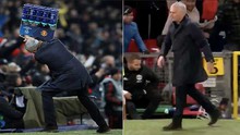 Mourinho gây sốt khi quăng giỏ đựng chai nước sau khi Fellaini ghi bàn