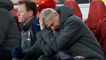 Carragher: 'Fan Arsenal chán đến mức vô cảm. Wenger đáng bị sa thải ngay và luôn'