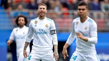 Sergio Ramos rời sân 'giải quyết nỗi buồn', mặc cho Real Madrid đá thiếu người