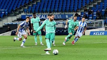 Real Sociedad 1-2 Real Madrid: Benzema toả sáng, Real giành ngôi đầu bảng của Barcelona