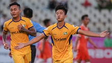 Kết quả bóng đá, Hà Nội 0-1 SLNA: Quang Hải tịt ngòi, Hà Nội FC thua trên sân nhà