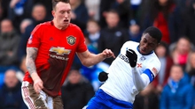 MU nổi giận vì Phil Jones bị Twitter đem ra làm trò đùa