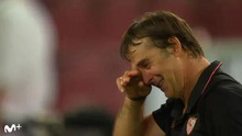 Cựu HLV của Real và Tây Ban Nha bật khóc nức nở sau khi cùng Sevilla vô địch C2