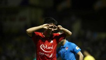 Lee Nguyễn bị so sánh với Văn Quyết sau thẻ đỏ ở trận đấu với Nam Định