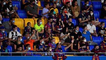 CĐV Barca hô vang tên Messi ở phút thứ 10 trận tranh cúp Joan Gamper