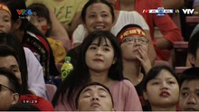 Bất ngờ về thân thế fan nữ xinh đẹp gây sốt ở trận Việt Nam - Afghanistan