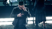 Eminem bất ngờ xuất hiện tại Oscar 2020, biểu diễn ca khúc từng giành giải