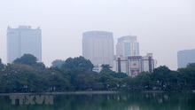 Sương mù dày, không khí Hà Nội lại ô nhiễm