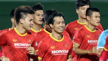 Bóng đá Việt Nam hôm nay: Đội tuyển Việt Nam hứng khởi tập luyện. Văn Thanh chấn thương