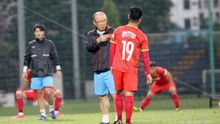 Bóng đá Việt Nam hôm nay: Quang Hải phải tập riêng, HLV Park Hang Seo thêm lo