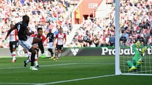 Southampton 0-1 M.U, Stoke 0-4 Chelsea, Man City 5-0 C.Palace: Căng thẳng cuộc đua thành Manchester (FT)